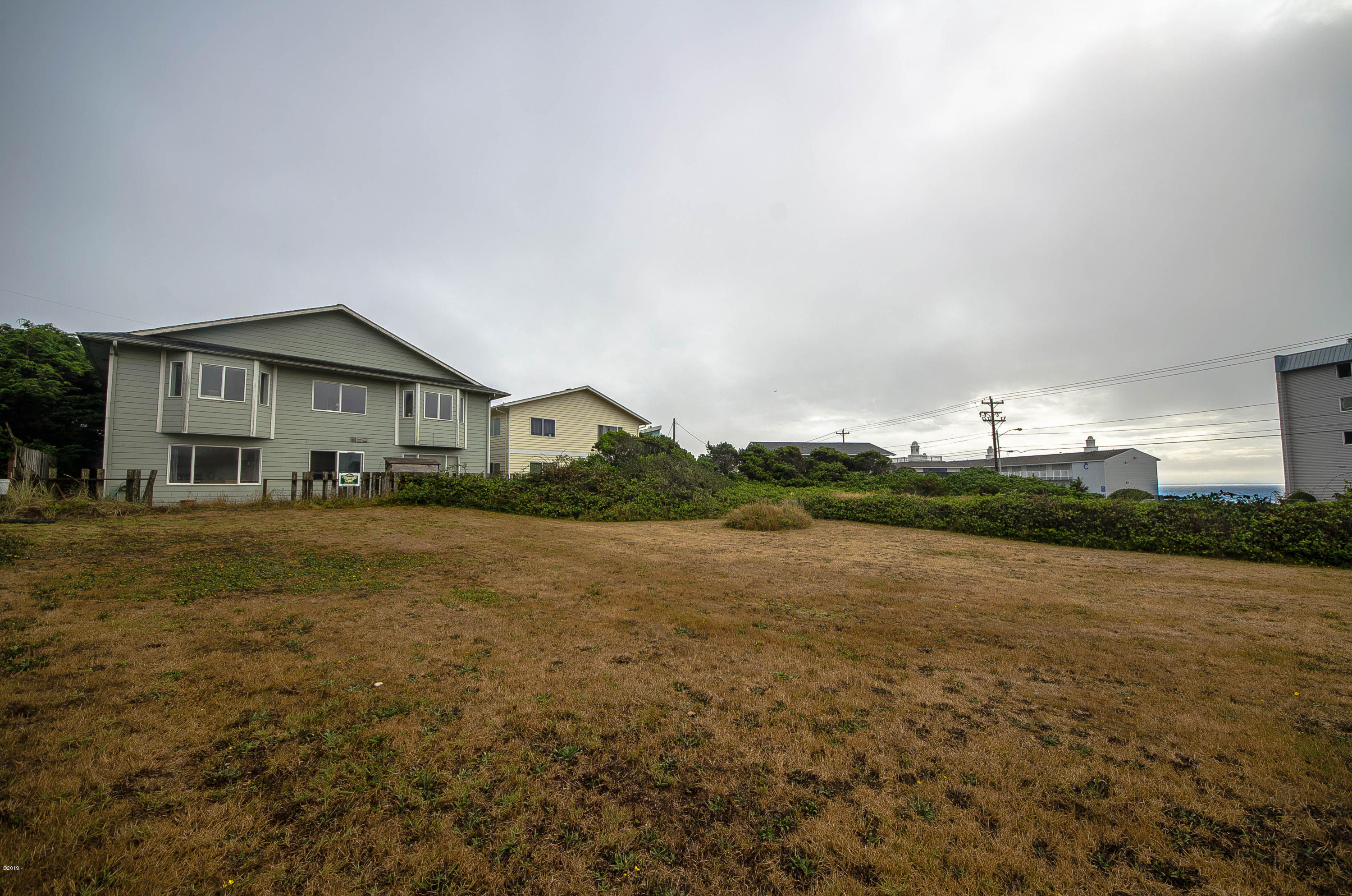 568 Southwest 5th Street Newport, OR 97365 - Photo 1 of 20 568 SW 5th Street Newport, Oregon-1-3 (1