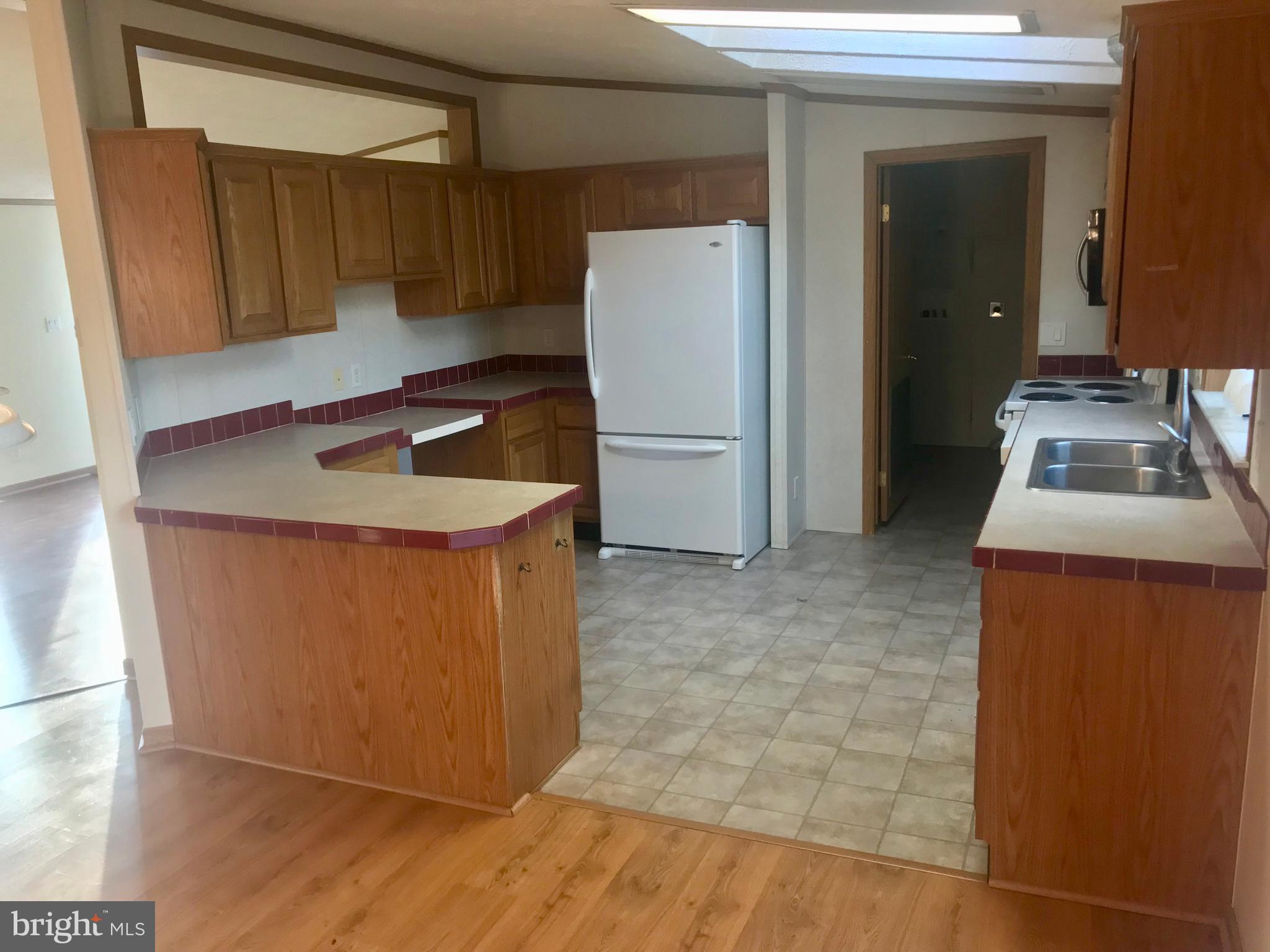 202 Teal Road Martinsburg, WV 25405 - Photo 4 of 25 Kitchen