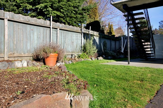 411 213th Place Southwest, Unit D Bothell, WA 98021 - Photo 11 of 13