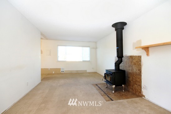 411 213th Place Southwest, Unit D Bothell, WA 98021 - Photo 3 of 13