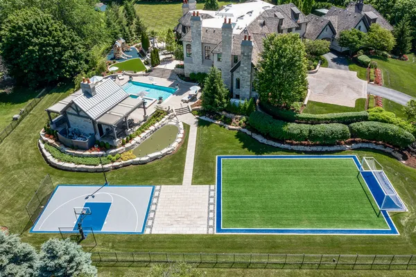 a view of a garden with pathway