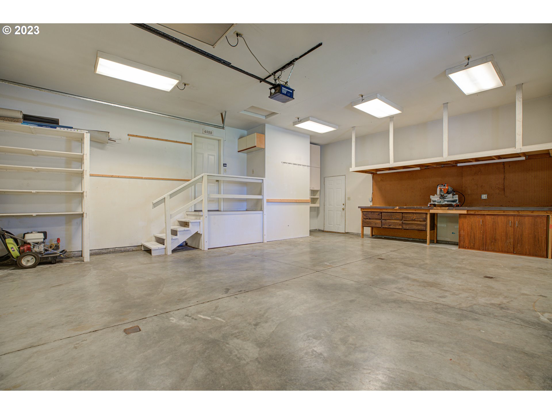 4523 Southeast Hill Road Milwaukie, OR 97267 - Photo 33 of 48 a view of a livingroom with a furniture and a ceiling fan