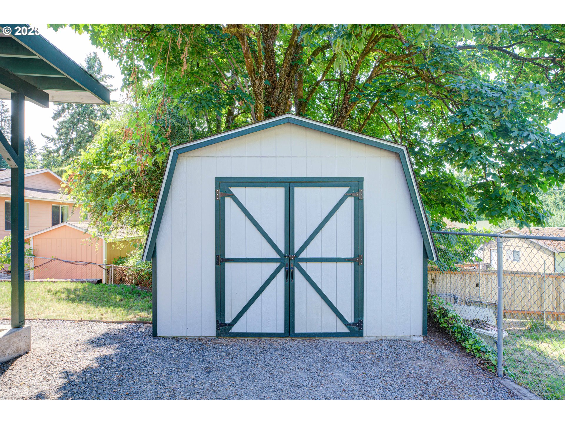 4523 Southeast Hill Road Milwaukie, OR 97267 - Photo 38 of 48 a view of outdoor space and yard