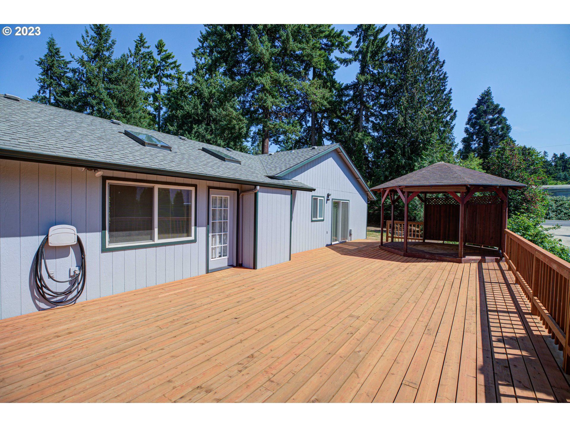 4523 Southeast Hill Road Milwaukie, OR 97267 - Photo 41 of 48 a house view with a outdoor space