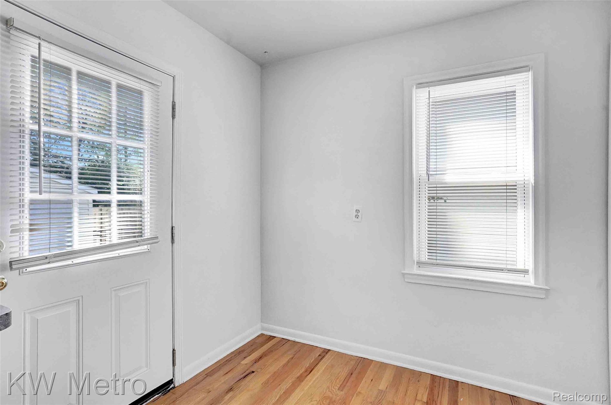3114 Harvard Road Royal Oak, MI 48073 - Photo 8 of 27 DSC04292.jpg