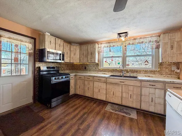 $299,900 | 11787 Gamel Cemetery Road, Festus, MO 63028