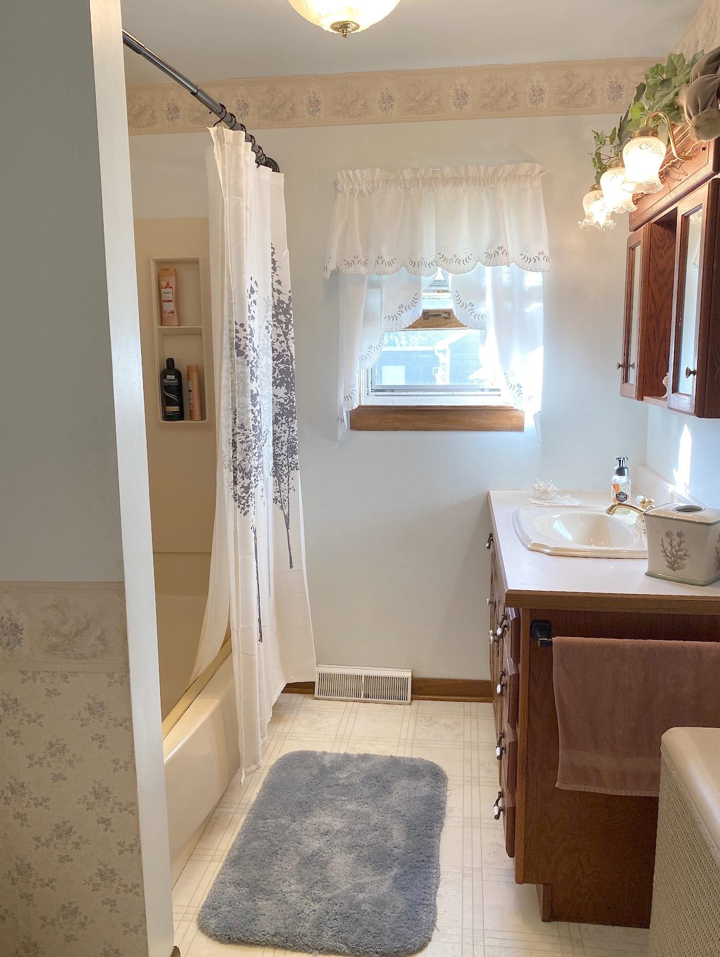369 Richards Road Bay City, MI 48706 - Photo 7 of 21 Gallery Image 7
