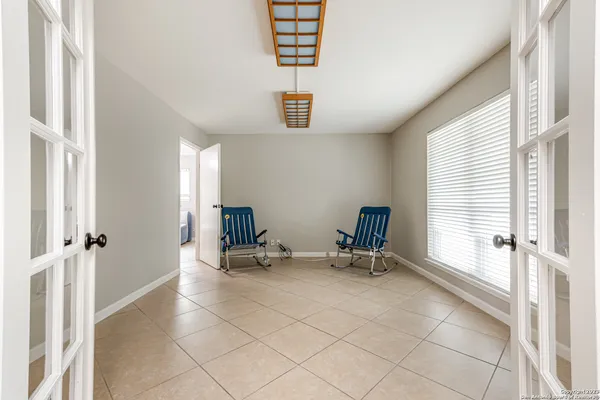 $2,400 | 555 Patricia, San Antonio, TX 78216