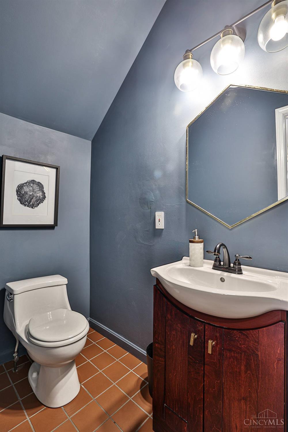 5707 Ridge Avenue Cincinnati, OH 45213 - Photo 16 of 32 Gallery Image 16