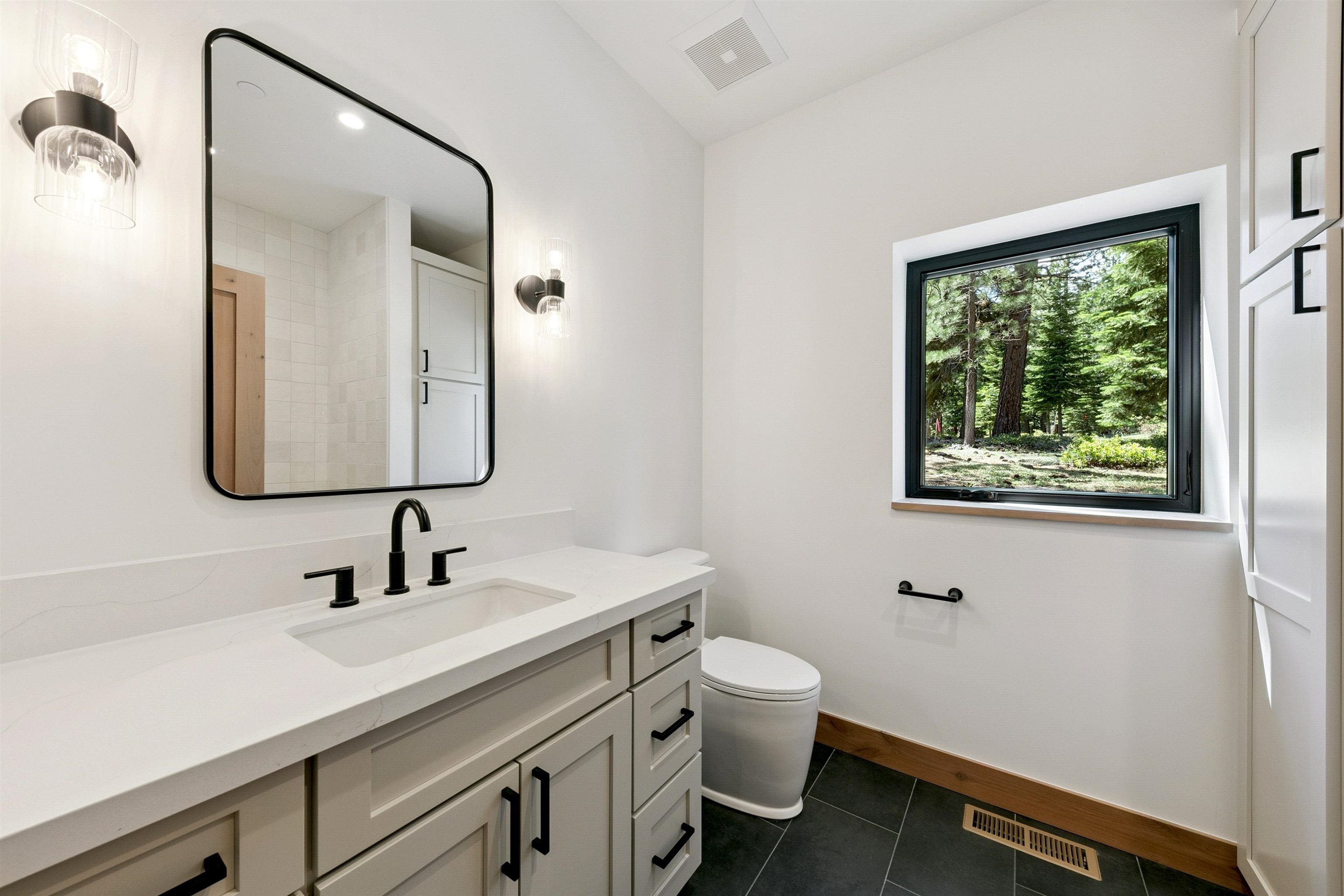 11514 Kitzbuhel Road Truckee, CA 96161 - Photo 24 of 28
