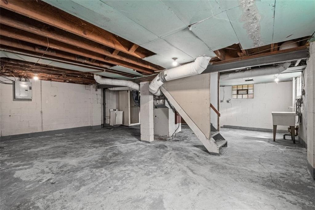 1012 Universal Road Pittsburgh, PA 15235 - Photo 11 of 13 a view of an empty room