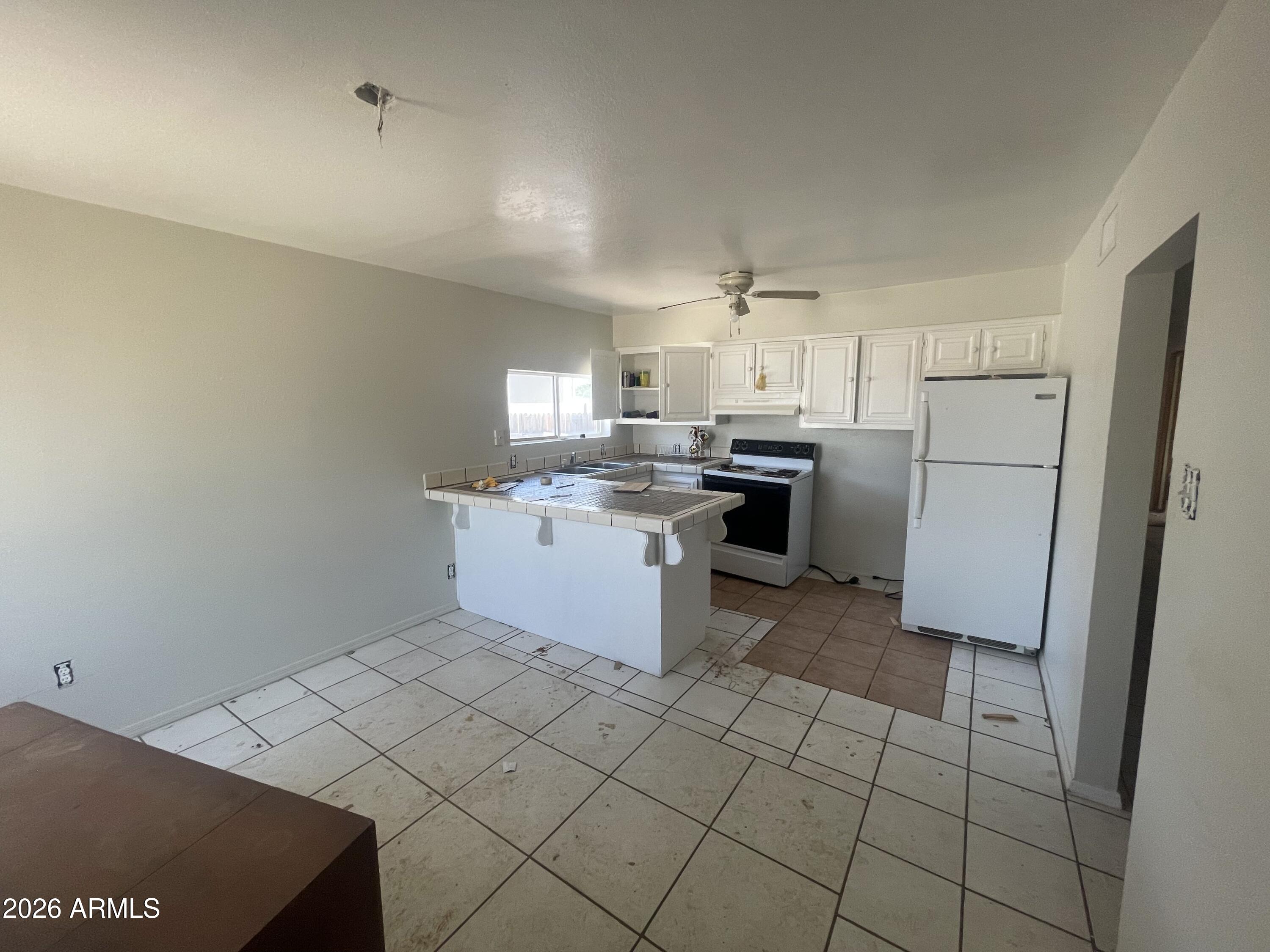 11006 West Hopi Street Avondale, AZ 85329 - Photo 13 of 28 IMG_2023