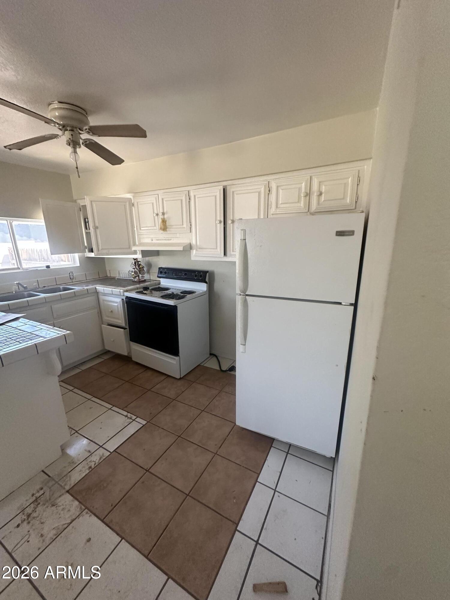 11006 West Hopi Street Avondale, AZ 85329 - Photo 8 of 28 IMG_2032