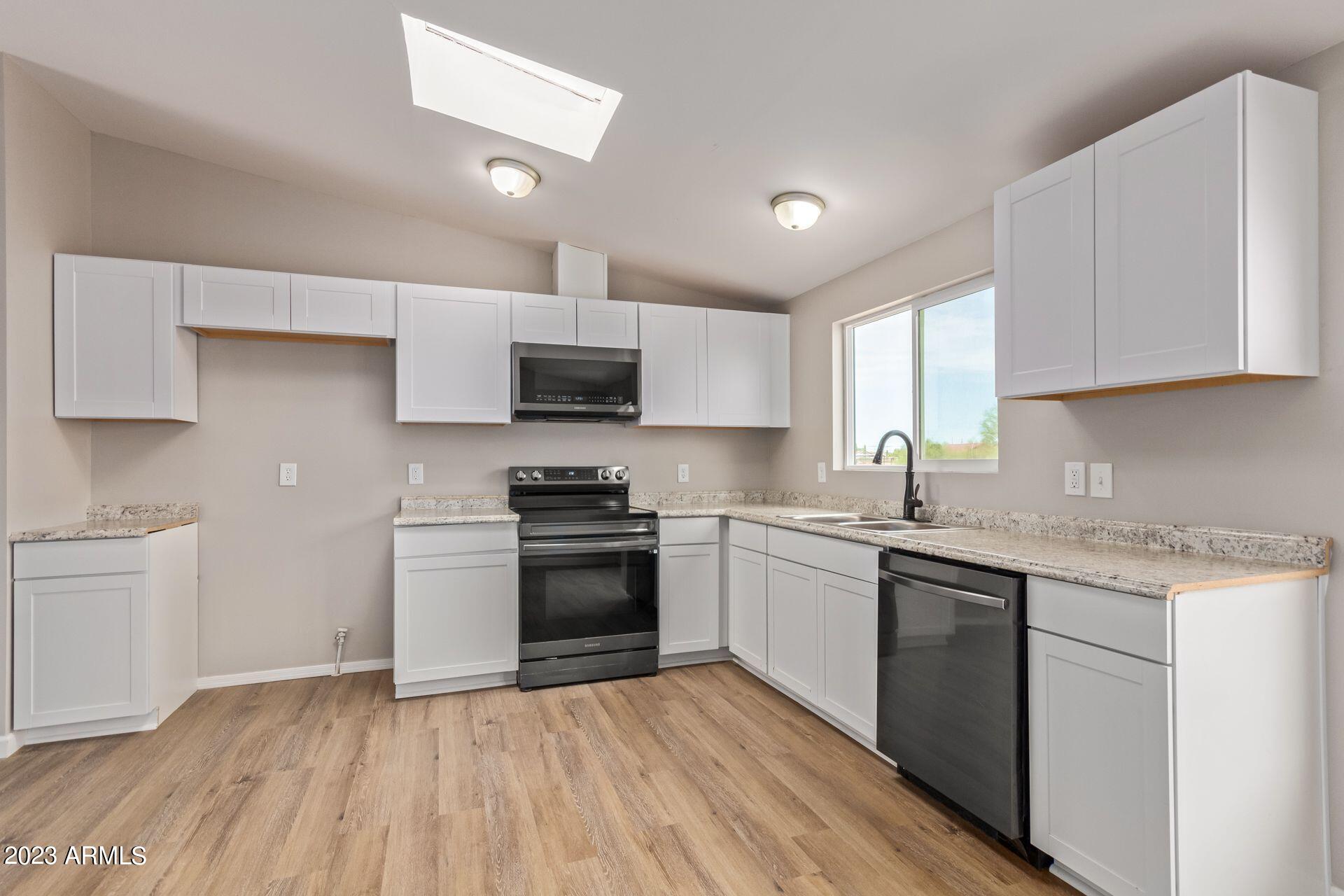 488 South Hilton Road Apache Junction, AZ 85119 - Photo 7 of 20 SDR9w4wb