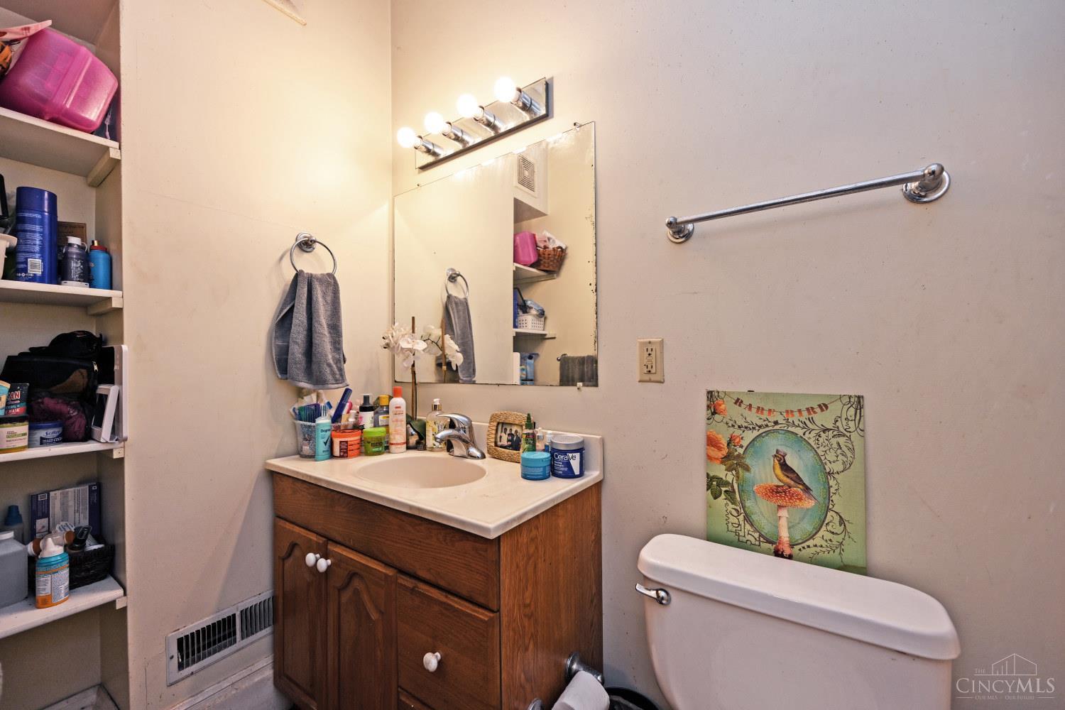1520 William Howard Taft Road Cincinnati, OH 45206 - Photo 38 of 43
