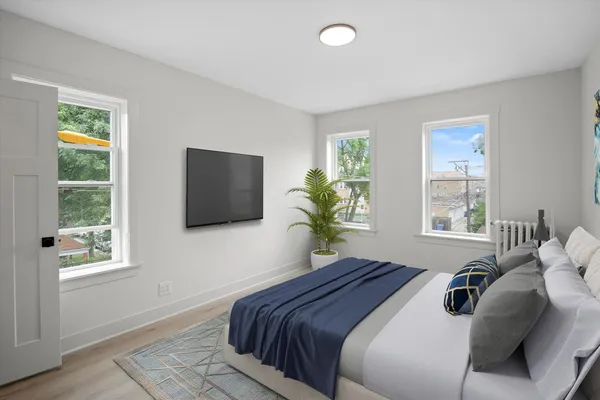 $1,995 | 3035 West Rosemont Avenue, Unit 1, Chicago, IL 60659