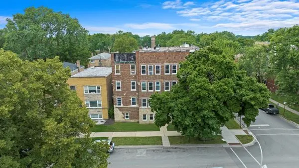 $1,995 | 3035 West Rosemont Avenue, Unit 1, Chicago, IL 60659