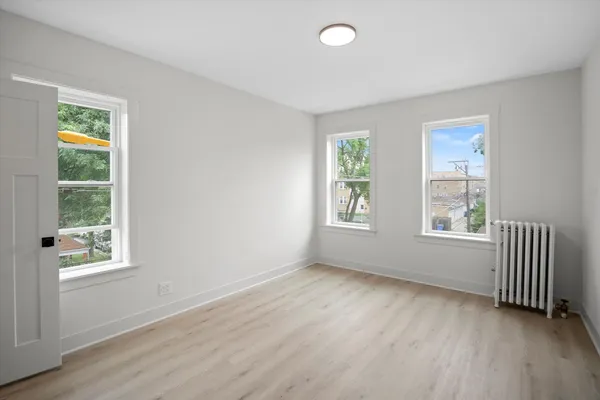 $1,995 | 3035 West Rosemont Avenue, Unit 1, Chicago, IL 60659