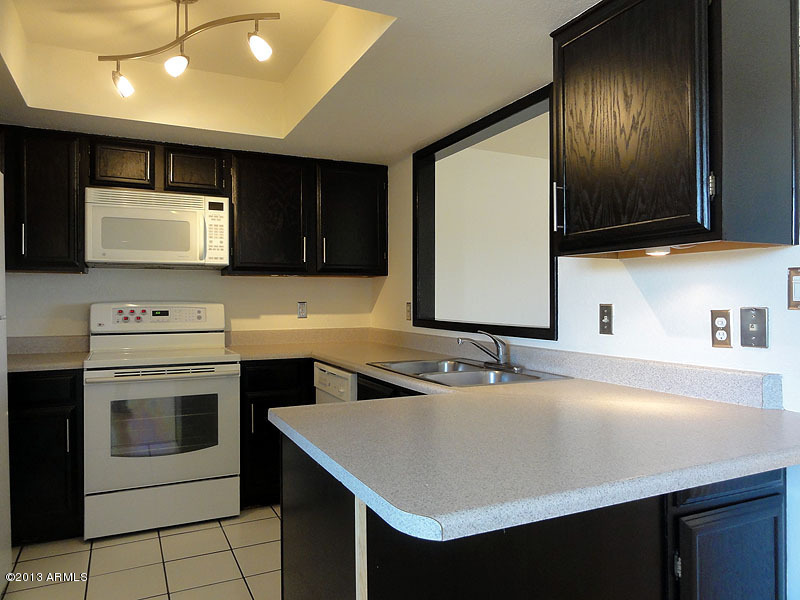 2021 East Osborn Road, Unit 14 Phoenix, AZ 85016 - Photo 6 of 27 kitchen-1