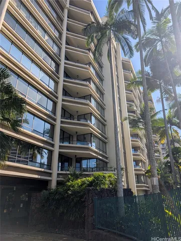 $4,200 | 1525 Wilder Avenue, Unit 1004, Honolulu, HI 96822