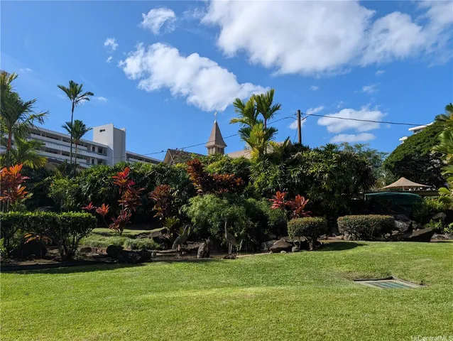 $4,200 | 1525 Wilder Avenue, Unit 1004, Honolulu, HI 96822