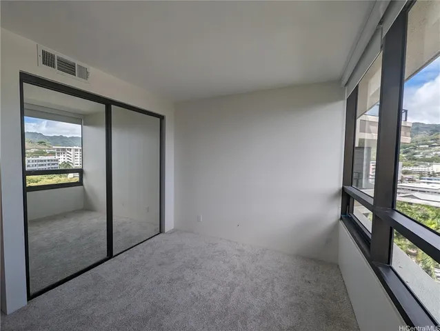 $4,200 | 1525 Wilder Avenue, Unit 1004, Honolulu, HI 96822