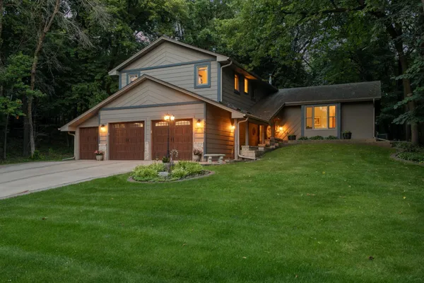 $750,000 | 2009 Indian Road West, Hopkins, MN 55305
