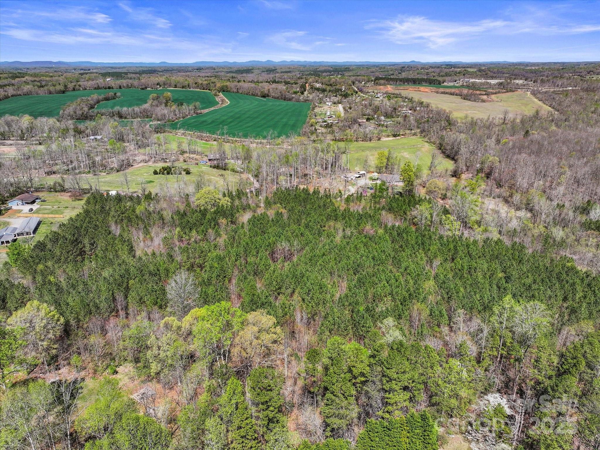 2122 Hewitt Road Claremont, NC 28610 - Photo 16 of 20 a view of city and green space