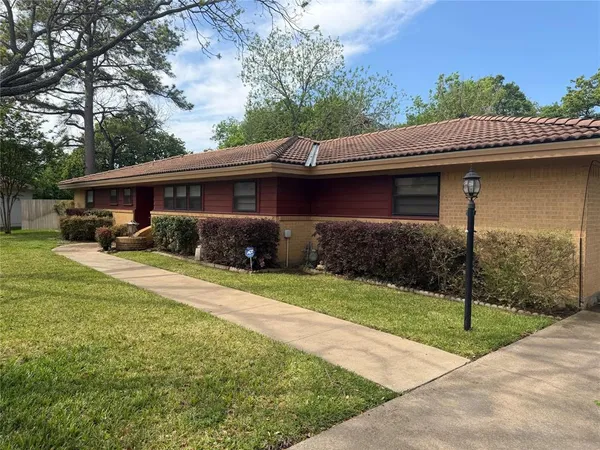 $417,000 | 126 Sanders Circle, Irving, TX 75062