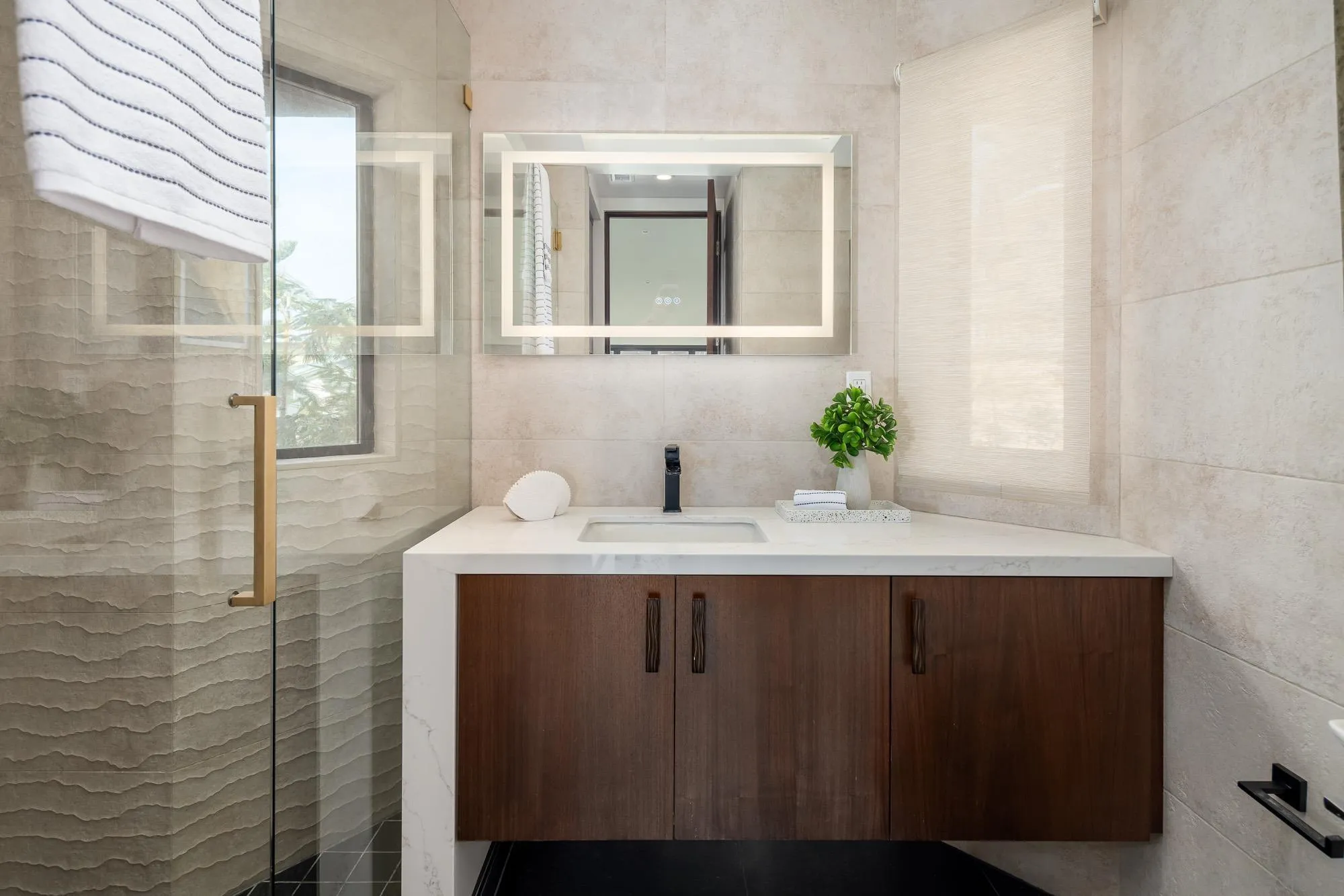 136 Verdi Avenue Cardiff, CA 92007 - Photo 10 of 27 a bathroom with a sink and a mirror