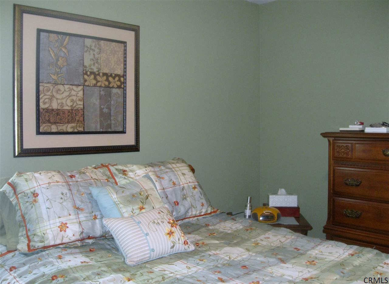 3 Old Farm Road Colonie, NY 12189 - Photo 13 of 19 Photo 13