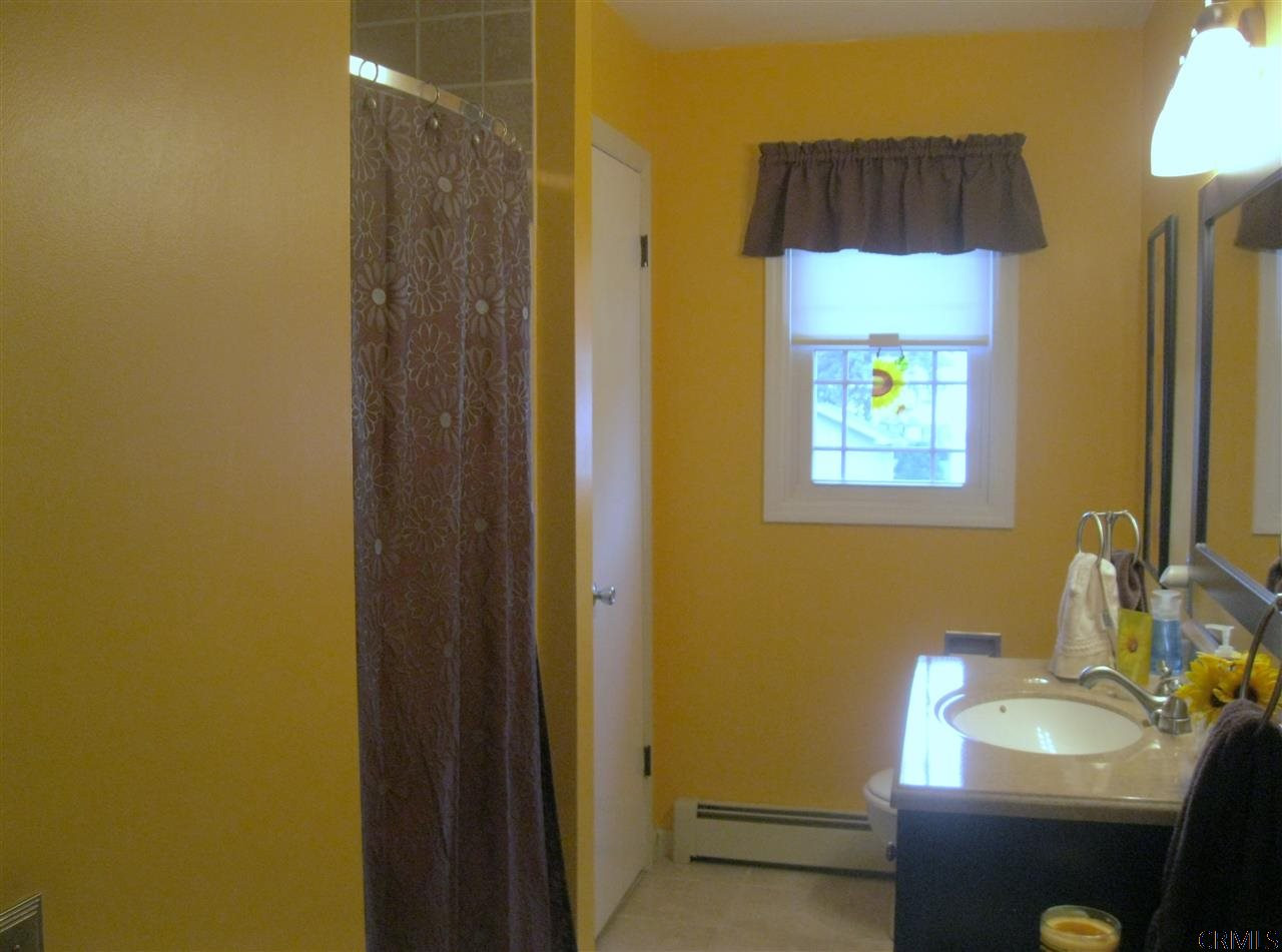 3 Old Farm Road Colonie, NY 12189 - Photo 6 of 19 Photo 6