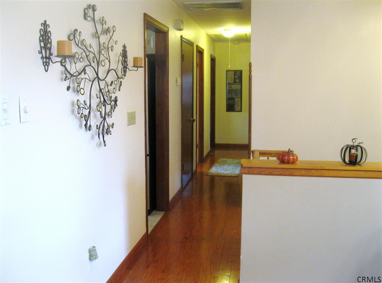 3 Old Farm Road Colonie, NY 12189 - Photo 10 of 19 Photo 10