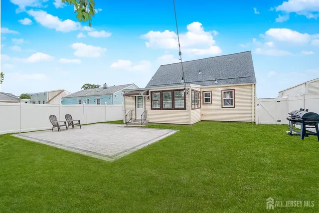 $545,000 | 47 Willry Street, Woodbridge, NJ 07095