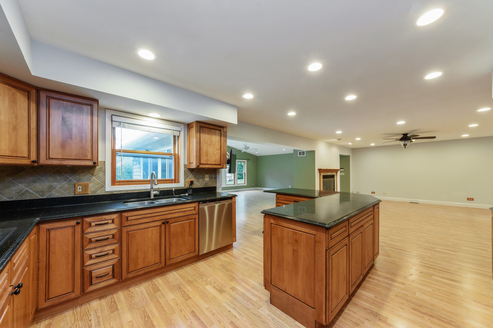 50 North Highland Road Inverness, IL 60067 - Photo 2 of 20