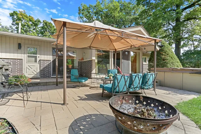 $449,900 | 230 North Alleghany Road, Grayslake, IL 60030