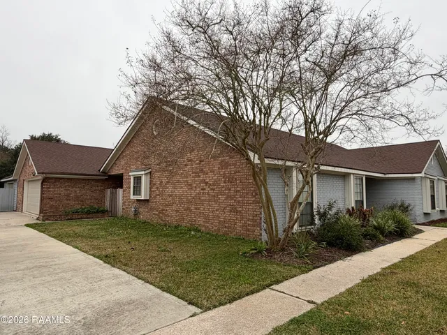 $2,500 | 1103 East Bayou Parkway, Lafayette, LA 70508