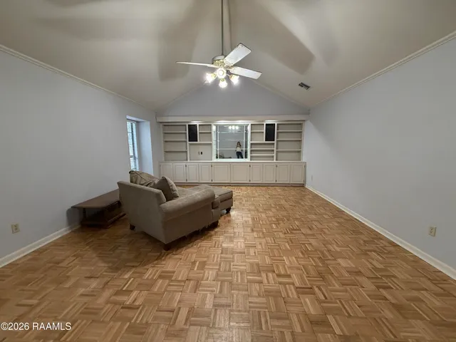 $2,500 | 1103 East Bayou Parkway, Lafayette, LA 70508