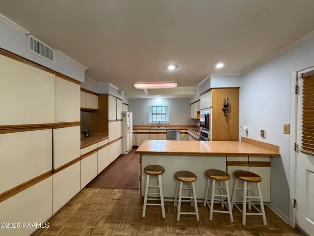 $2,500 | 1103 East Bayou Parkway, Lafayette, LA 70508