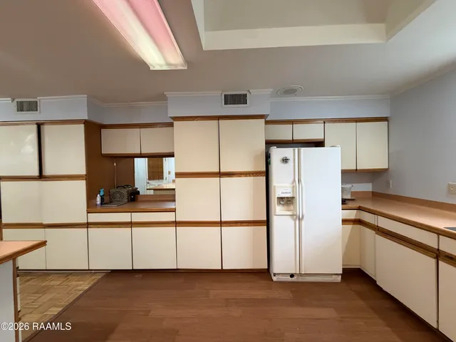 $2,500 | 1103 East Bayou Parkway, Lafayette, LA 70508