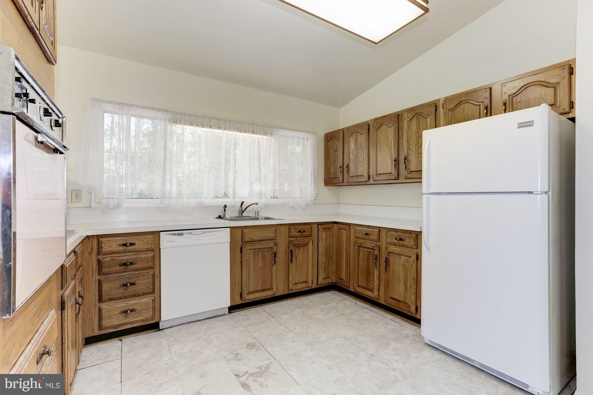 6502 Cathcart Road Annandale, VA 22003 - Photo 11 of 30 Kitchen