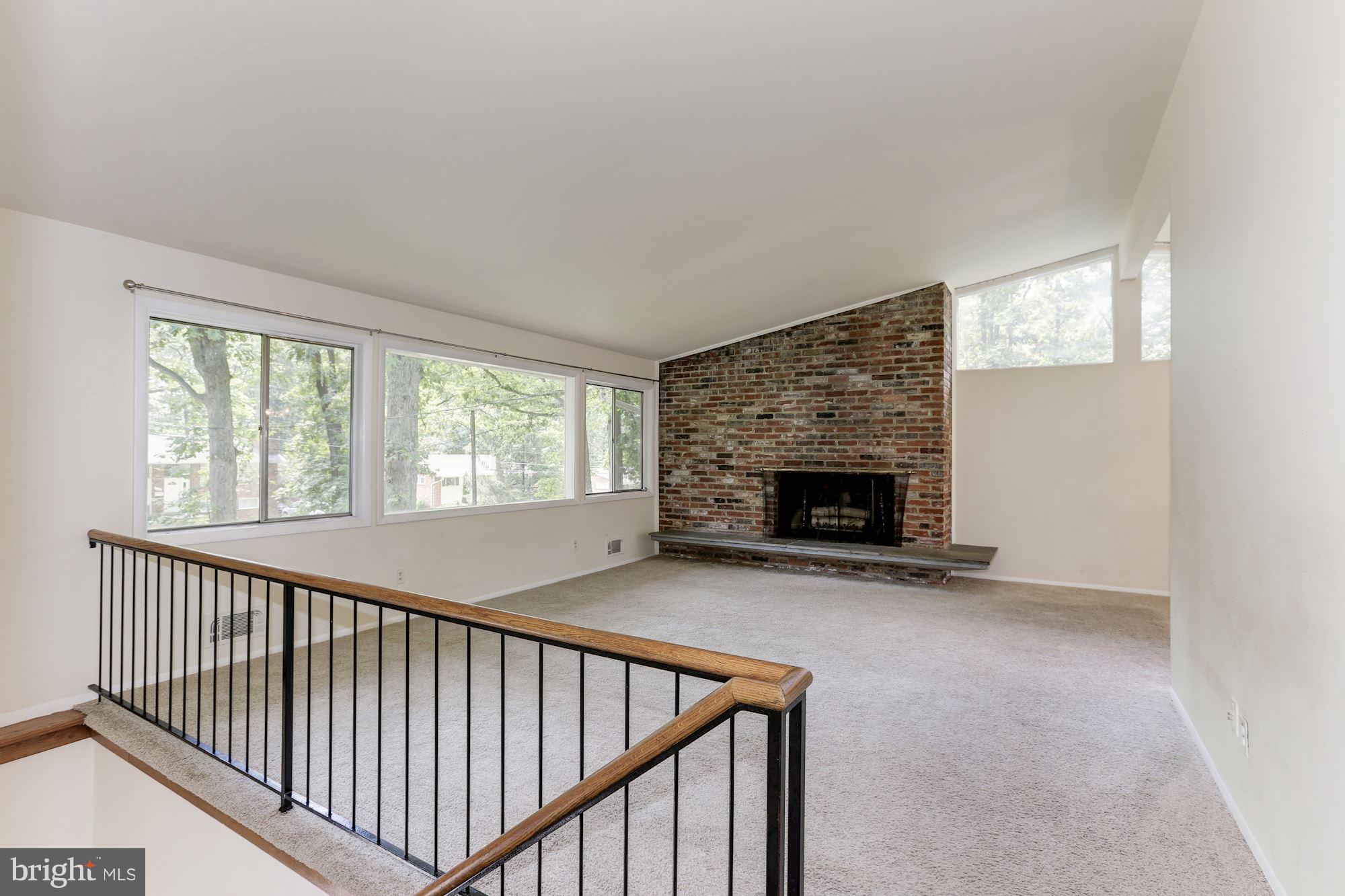 6502 Cathcart Road Annandale, VA 22003 - Photo 5 of 30 Living Room