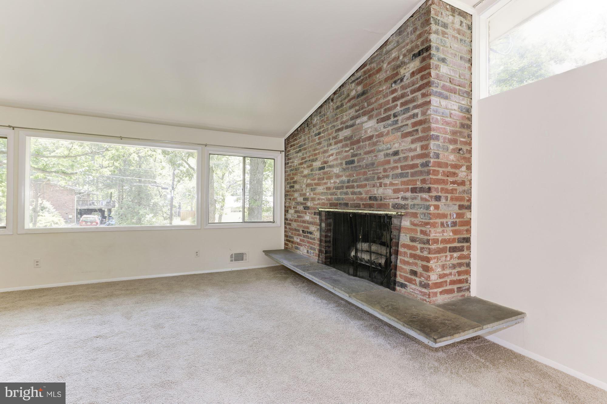 6502 Cathcart Road Annandale, VA 22003 - Photo 7 of 30 Living Room
