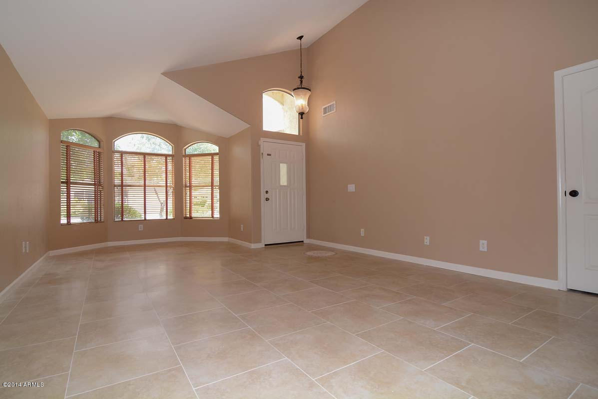 6414 West Escuda Road Glendale, AZ 85308 - Photo 11 of 27 Living Room