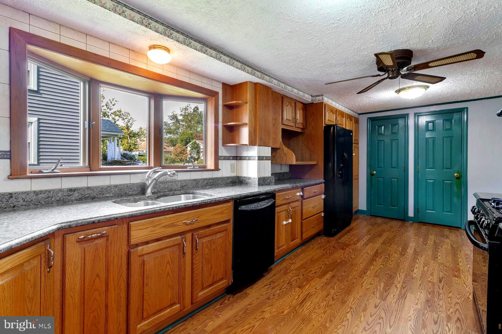 212 Maple Road Wallingford, PA 19086 - Photo 8 of 38