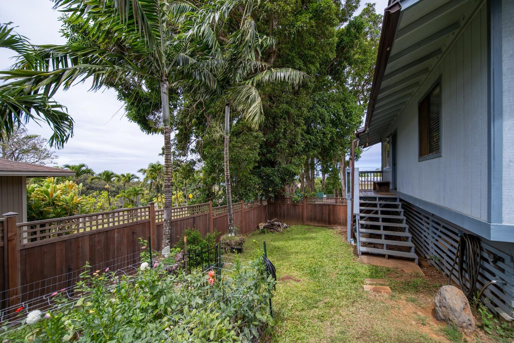 1632 Haiku Road Haiku, HI 96708 - Photo 7 of 27 a view of a backyard