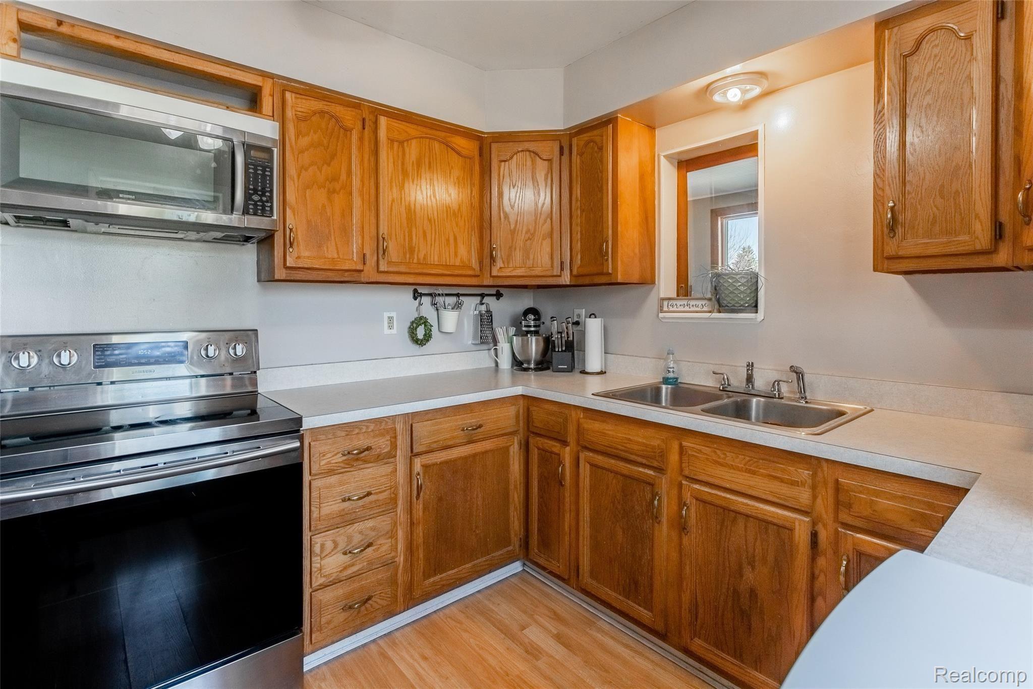 7400 South Custer Road Monroe, MI 48161 - Photo 14 of 26 S Custer-12.jpg