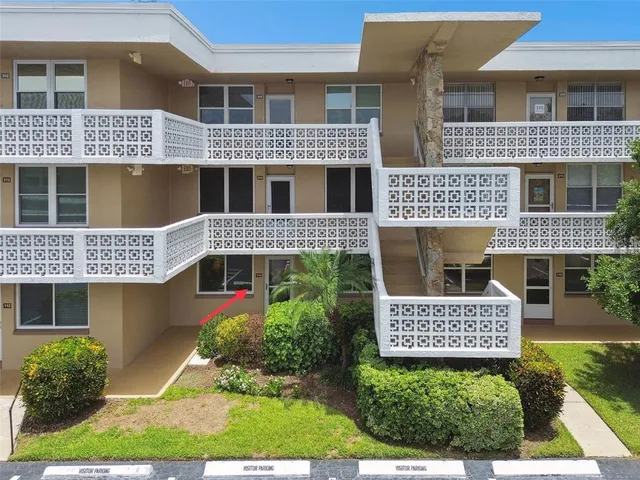 $176,000 | 5095 Bay Street Northeast, Unit 114, St. Petersburg, FL 33703