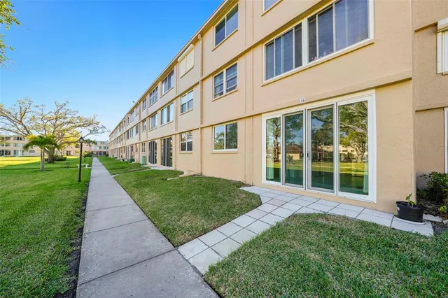 $176,000 | 5095 Bay Street Northeast, Unit 114, St. Petersburg, FL 33703