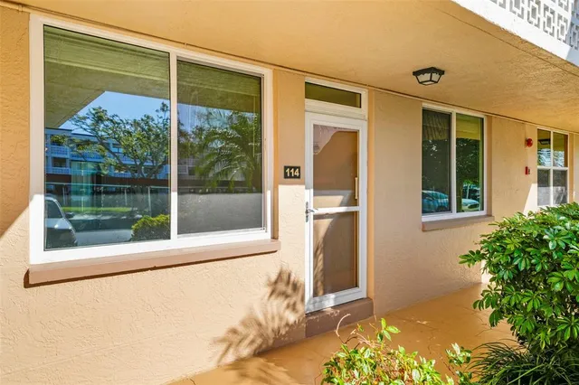 $176,000 | 5095 Bay Street Northeast, Unit 114, St. Petersburg, FL 33703